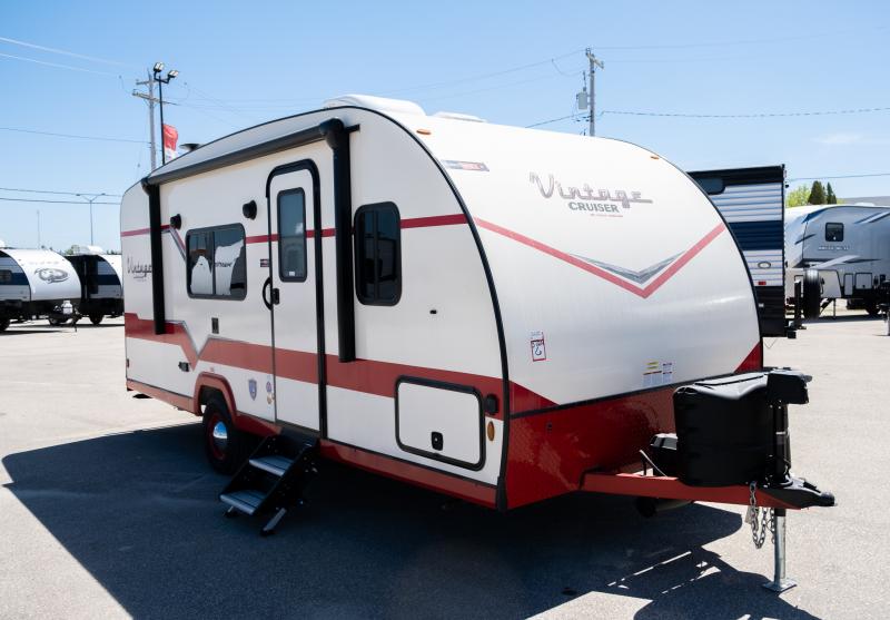 2022 Gulfstream 19RBS Vintage Cruiser Couples Camper RV 2022 Gulfstream 19RBS Vintage Cruiser Couples Camper RV