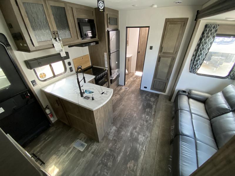 new Toy Haulers Forest River Cherokee Wolf Pack for sale, in Steinbach, MB Thumbnail 11