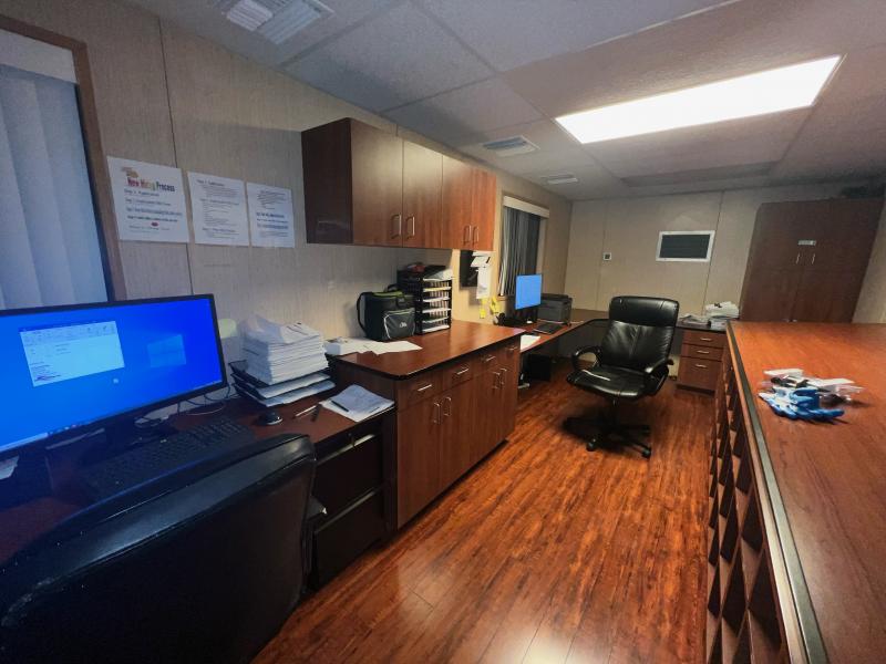 used Office / Fiber Optic Trailers Golden  for sale, in Sacramento, CA Thumbnail 11