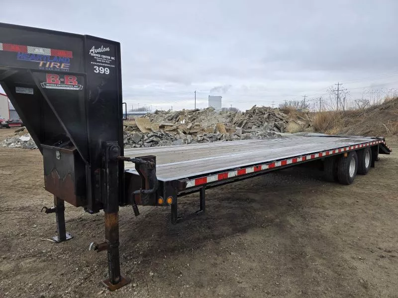 2021 Behnke 30' Flatdeck With Duals Equipment Trailer