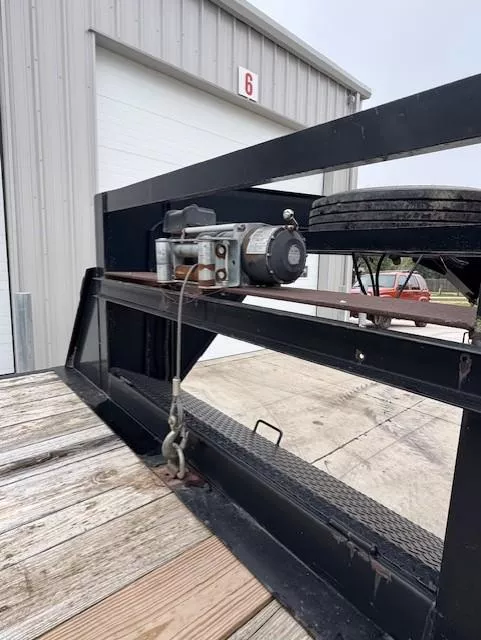 used Equipment / Flatbed Trailers PJ Trailers  for sale, in Osmond, NE Thumbnail 4