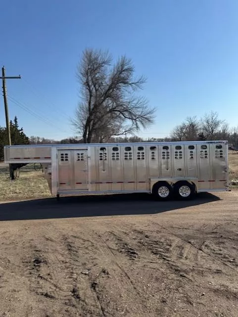 2026 Wilson Trailer Company 24' gooseneck  Trailer
