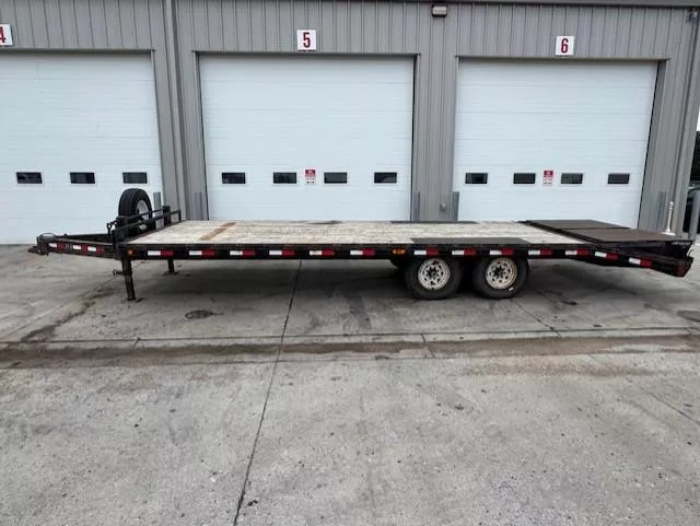2017 PJ Trailers 24' f8 Deckover Trailer