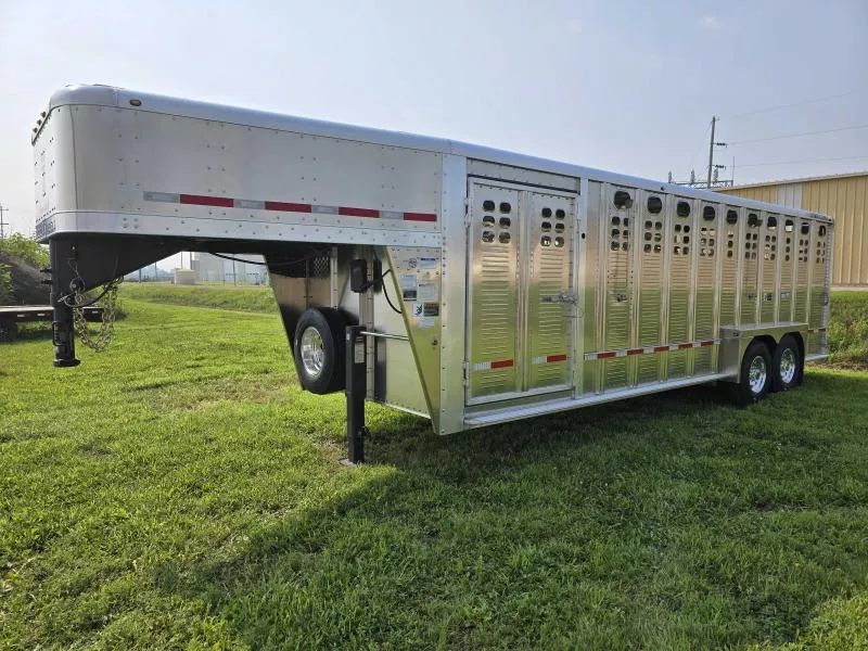 2026 Wilson Trailer Company 24' Wilson Ranch Hand Stock / Stock Combo Trailer