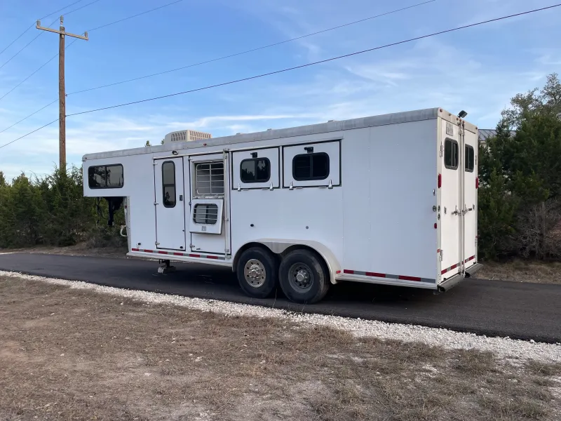 2003 Sundowner Trailers Sunlite 727 Horse & Livestock