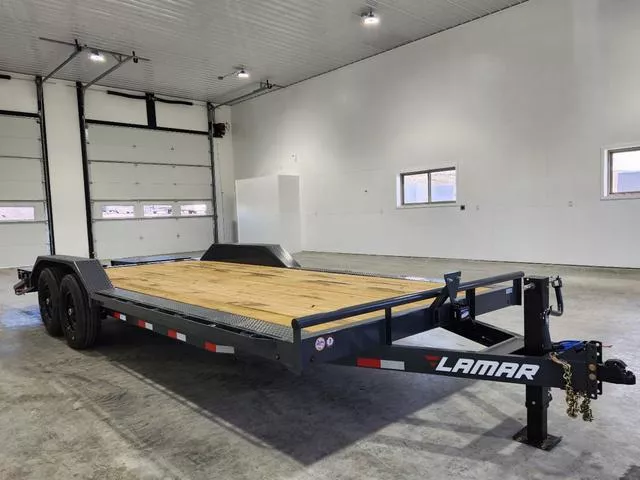 2025 Lamar Trailers Trailer 