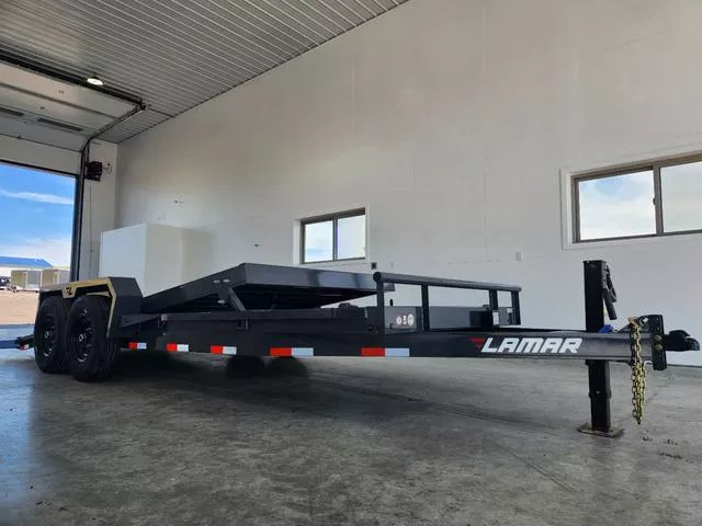 2026 Lamar Trailers Trailer 