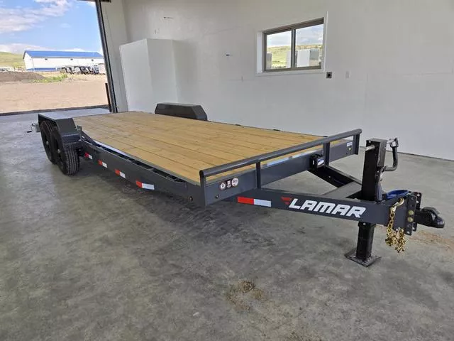 2025 Lamar Trailers Trailer 