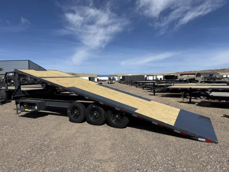 2026 Lamar Trailers Trailer 