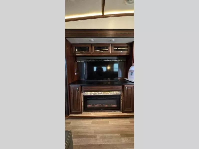 used Fifth Wheel Trailers Jayco Pinnacle for sale, in La Feria, TX Thumbnail 9