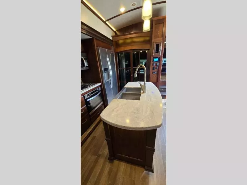 used Fifth Wheel Trailers Jayco Pinnacle for sale, in La Feria, TX Thumbnail 10