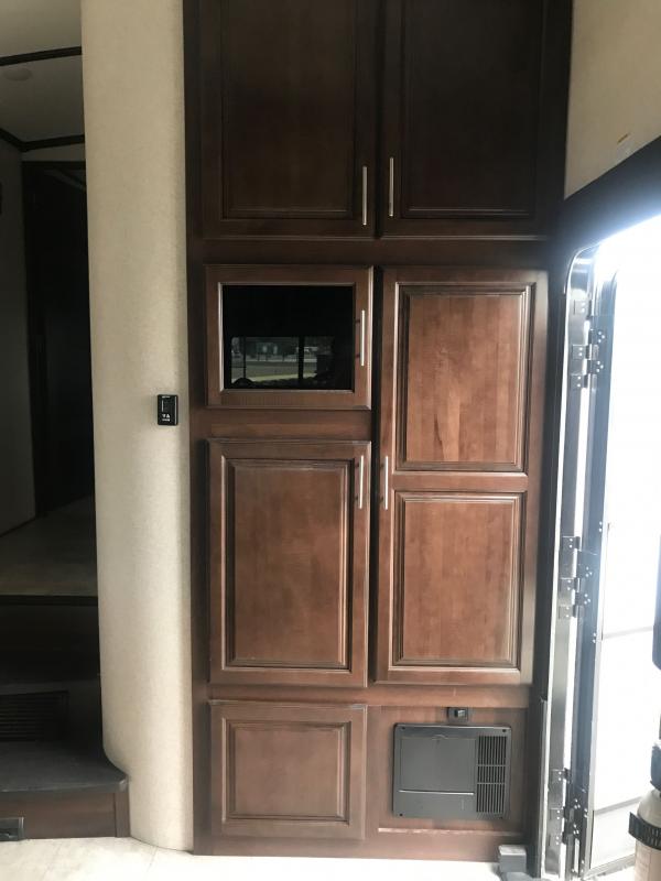 used Fifth Wheel Trailers Jayco North Point for sale, in Laurel, MT Thumbnail 5