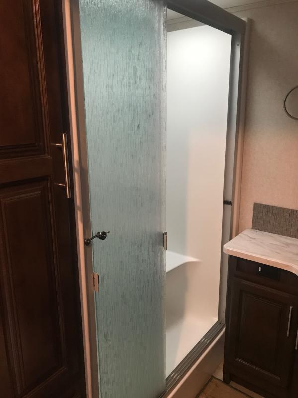 used Fifth Wheel Trailers Jayco North Point for sale, in Laurel, MT Thumbnail 9