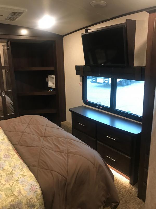 used Fifth Wheel Trailers Jayco North Point for sale, in Laurel, MT Thumbnail 6