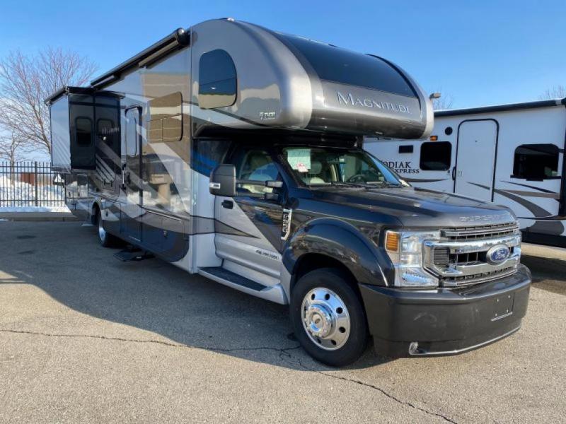 2021 Thor Motor Coach MAGNITUDE BH35 2021 Thor Motor Coach MAGNITUDE BH35