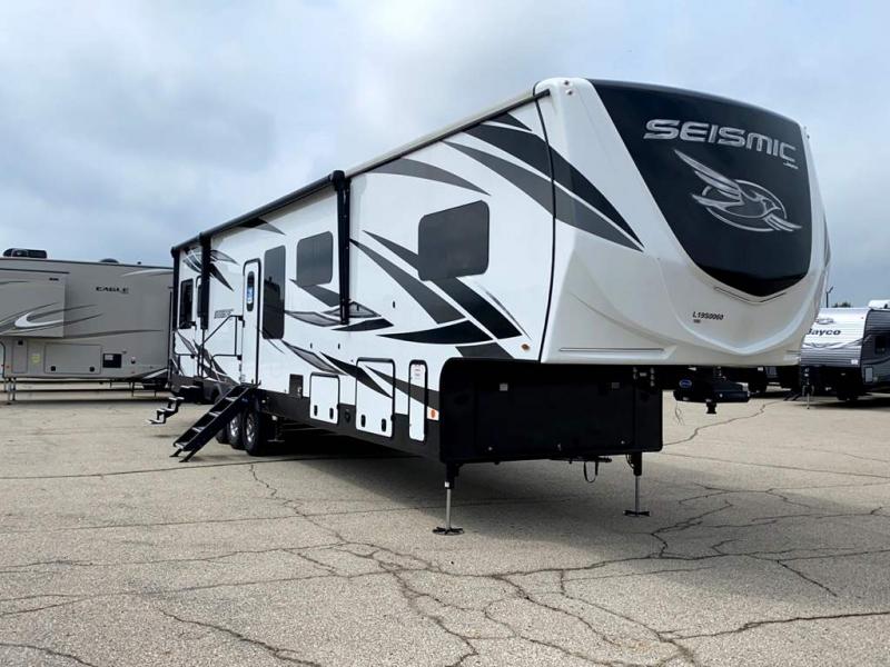 2020 Jayco SEISMIC 4013 2020 Jayco SEISMIC 4013