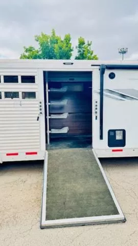 used Horse Trailers SMC Horse Trailers  for sale, in San Angelo, TX Thumbnail 6