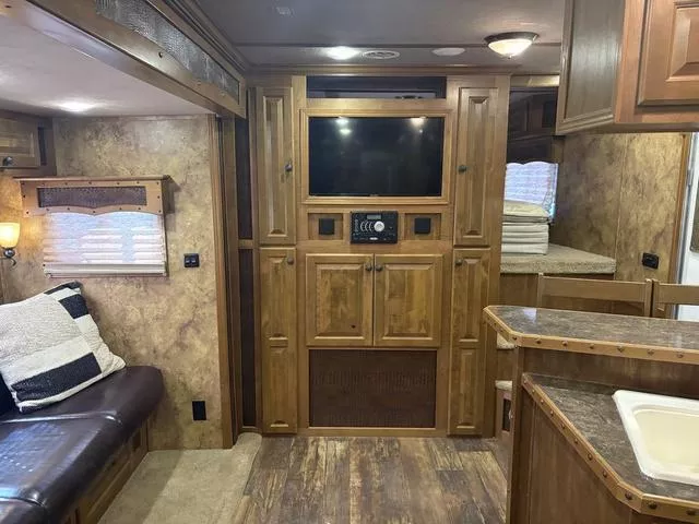 used Horse Trailers Lakota  for sale, in San Angelo, TX Thumbnail 11