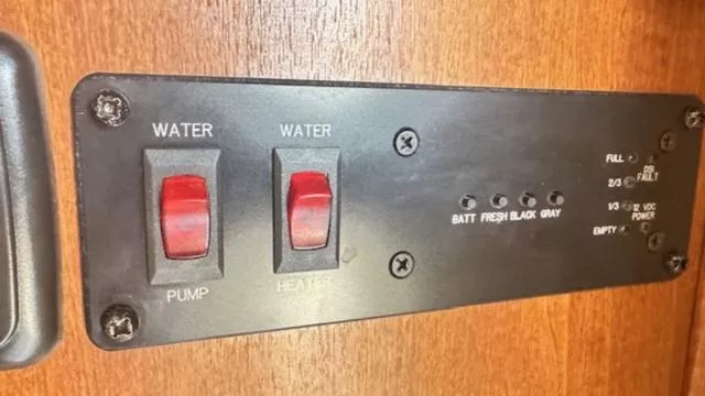 used Horse Trailers Sundowner Trailers  for sale, in San Angelo, TX Thumbnail 12