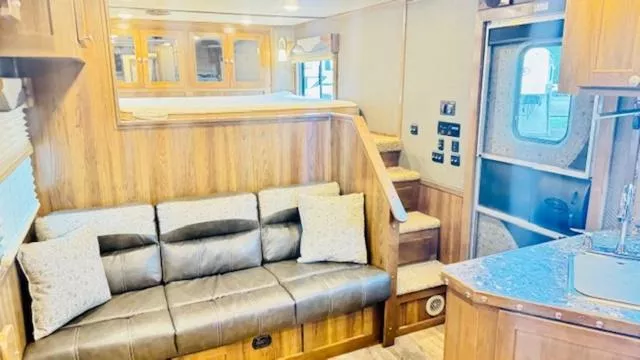 used Horse Trailers SMC Horse Trailers  for sale, in San Angelo, TX Thumbnail 12