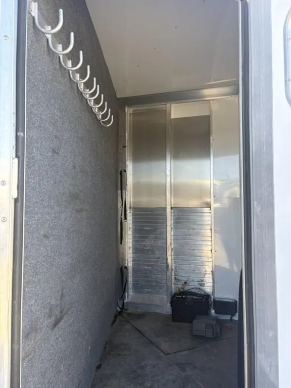 used Horse Trailers Bloomer  for sale, in San Angelo, TX Thumbnail 3