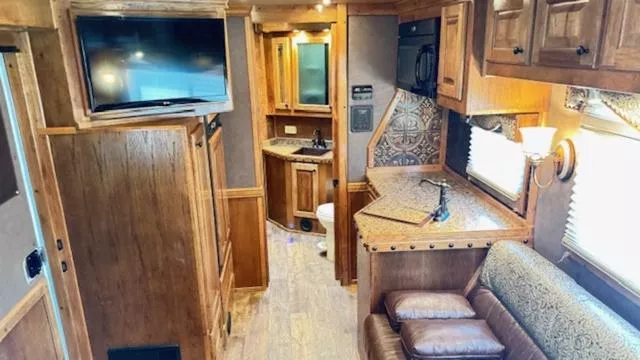 used Horse Trailers Cimarron Trailers  for sale, in San Angelo, TX Thumbnail 8