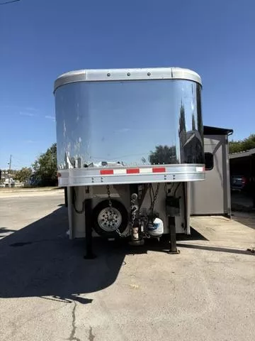 used Horse Trailers Lakota  for sale, in San Angelo, TX Thumbnail 2