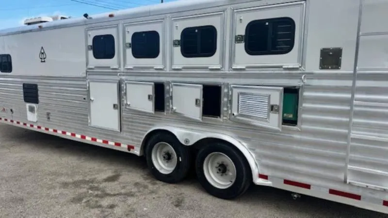used Horse Trailers Bloomer  for sale, in San Angelo, TX Thumbnail 4