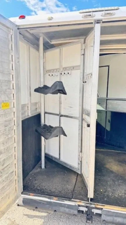 used Horse Trailers Sundowner Trailers  for sale, in San Angelo, TX Thumbnail 5