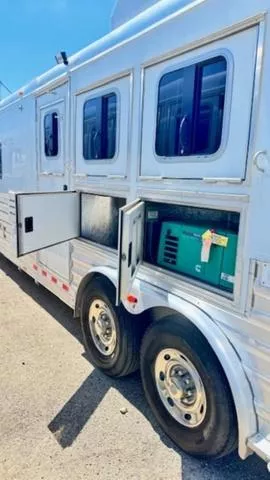 used Horse Trailers 4-Star Trailers  for sale, in San Angelo, TX Thumbnail 5