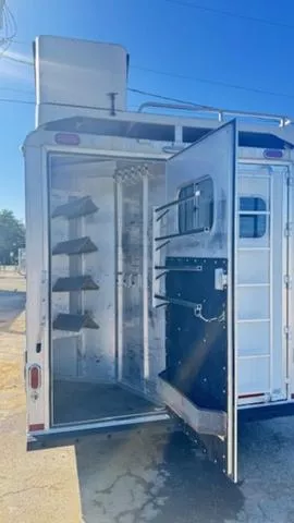 used Horse Trailers Platinum Coach  for sale, in San Angelo, TX Thumbnail 6