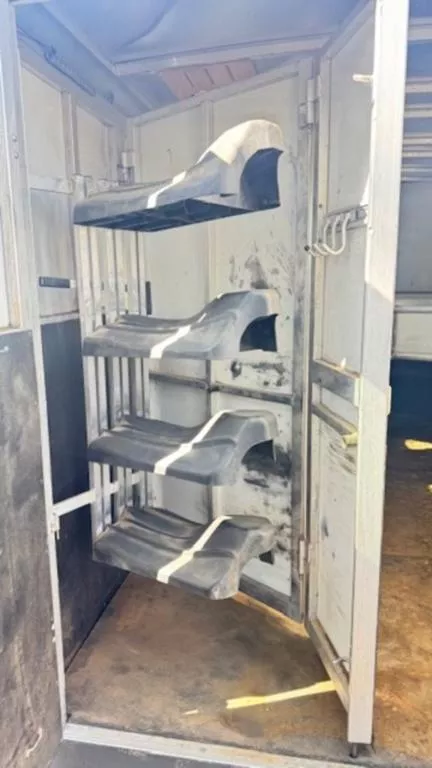 used Horse Trailers Sundowner Trailers  for sale, in San Angelo, TX Thumbnail 6