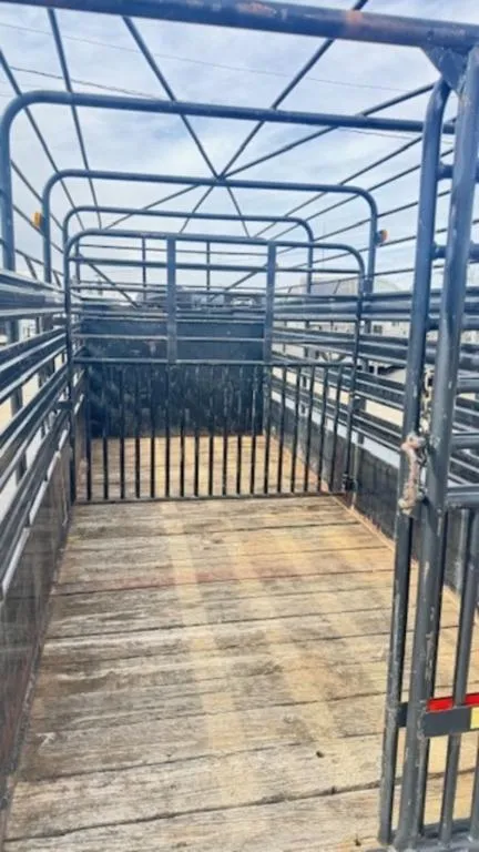 used Horse Trailers W-W Trailer  for sale, in San Angelo, TX Thumbnail 5