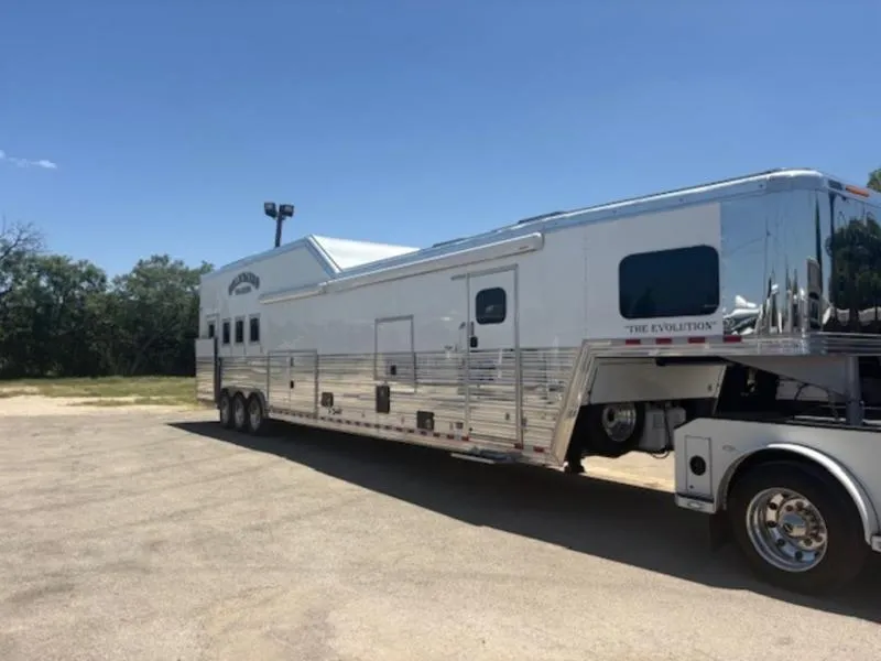 2023 Bloomer BM 4H  22'OL 23 