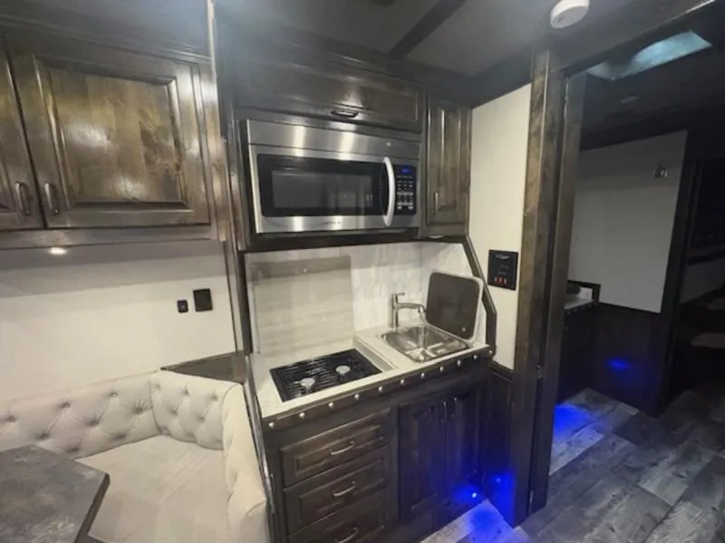 used Horse Trailers Bloomer  for sale, in San Angelo, TX Thumbnail 14