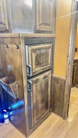 used Horse Trailers Platinum Coach  for sale, in San Angelo, TX Thumbnail 12