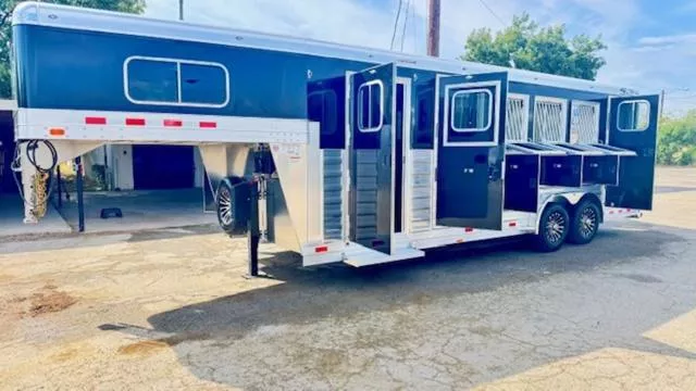 new Horse Trailers 4-Star Trailers  for sale, in San Angelo, TX Thumbnail 6