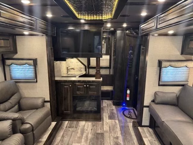 used Horse Trailers Bloomer  for sale, in San Angelo, TX Thumbnail 6