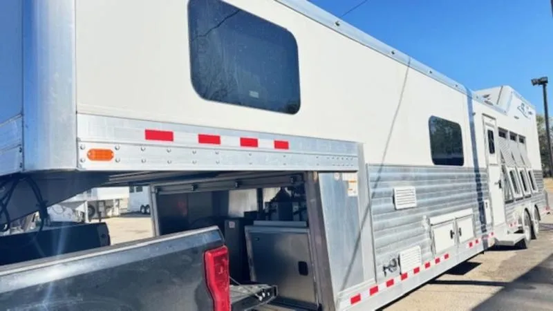 used Horse Trailers 4-Star Trailers  for sale, in San Angelo, TX Thumbnail 6