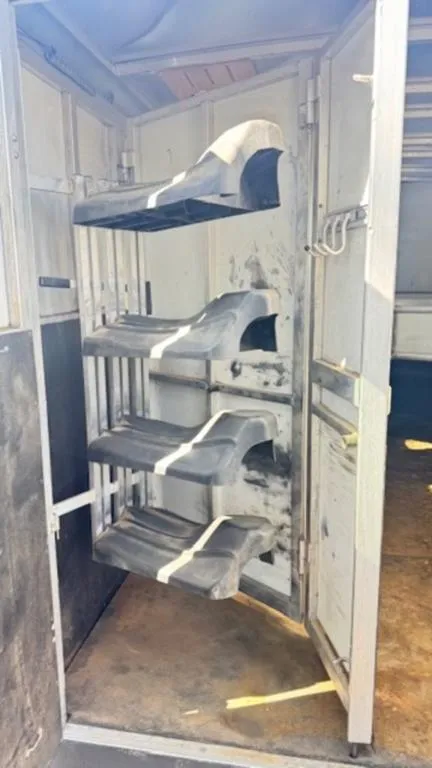 used Horse Trailers Sundowner Trailers  for sale, in San Angelo, TX Thumbnail 6