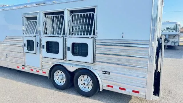 used Horse Trailers Cimarron Trailers  for sale, in San Angelo, TX Thumbnail 4