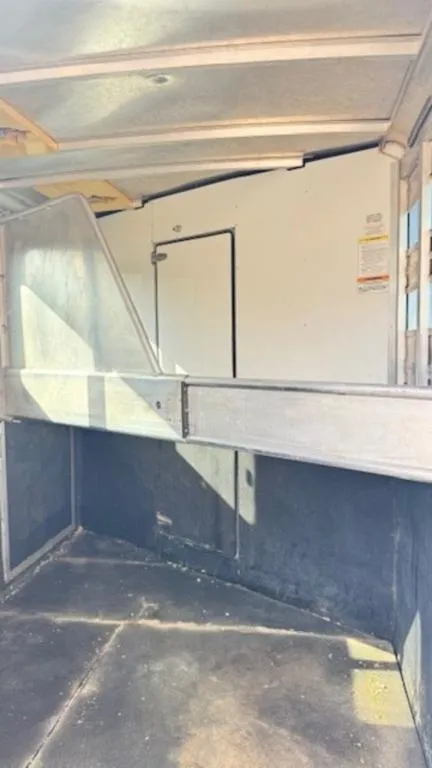 used Horse Trailers Sundowner Trailers  for sale, in San Angelo, TX Thumbnail 6