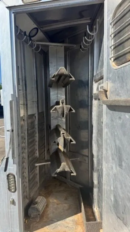 used Horse Trailers Bloomer  for sale, in San Angelo, TX Thumbnail 9