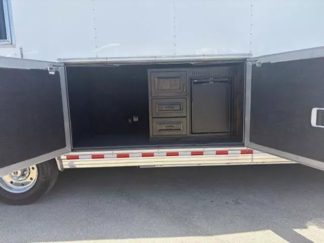 used Horse Trailers Bloomer  for sale, in San Angelo, TX Thumbnail 4