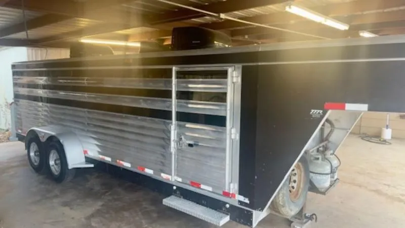 used Horse Trailers Integrity Trailers  for sale, in San Angelo, TX Thumbnail 3