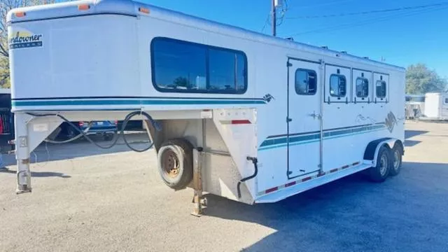 used Horse Trailers Sundowner Trailers  for sale, in San Angelo, TX Thumbnail 3