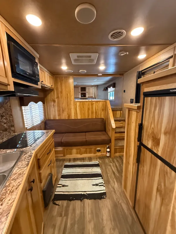 used Horse Trailers Lakota  for sale, in Somerville, TN Thumbnail 3