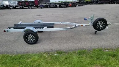 2025 Triton ELITE WCI - Single Place Sigle Axle / Spare / Jet  