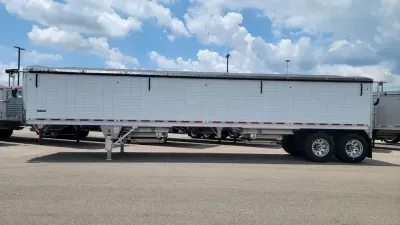 2027 Wilson Trailer 40'x96"x73" Pacesetter Ag Hopper Trailer 