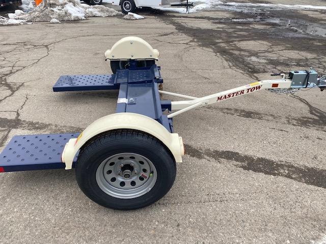 Tow Dolly w/Surge Brakes Tow Dolly w/Surge Brakes